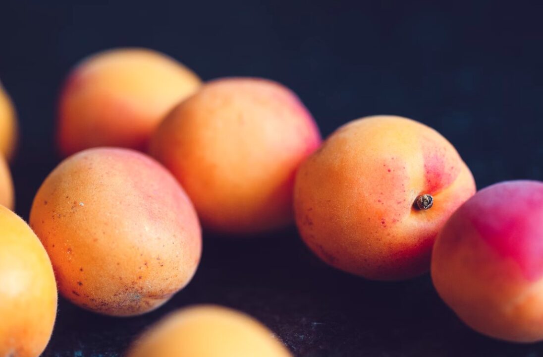 Peach Fuzz - culoarea vedeta a anului 2024!