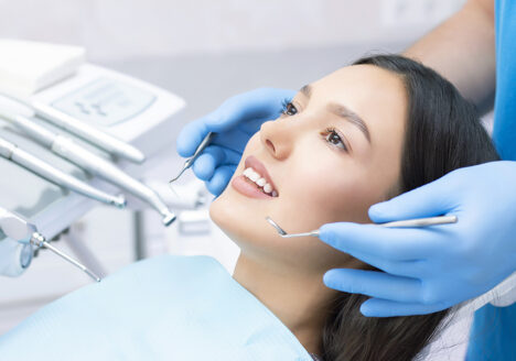 Tratament stomatologic la clinica Omnia Dental